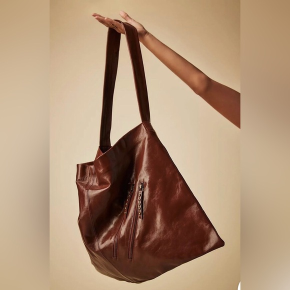 Free People Handbags - 🆕 Free People Patent Perfect bag in brown leather one size